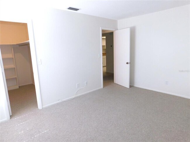 Building Photo - 204 Caryl Way