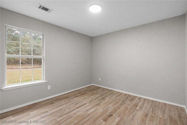 Building Photo - 1561 Whippoorwill Dr