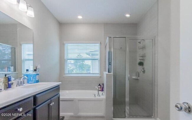 Building Photo - 111 Ash Breeze Cv