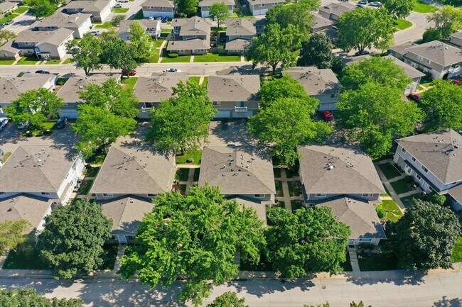 Building Photo - 1437 Sutter Dr