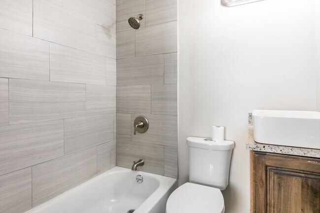 Building Photo - 846 W 100 S