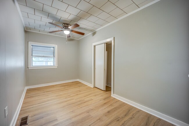 Building Photo - Freshly Updated 3 Bedroom Home