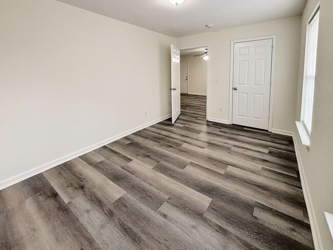 Building Photo - Move-In Ready 3BR/2BA Quadruplex in Cartersville!