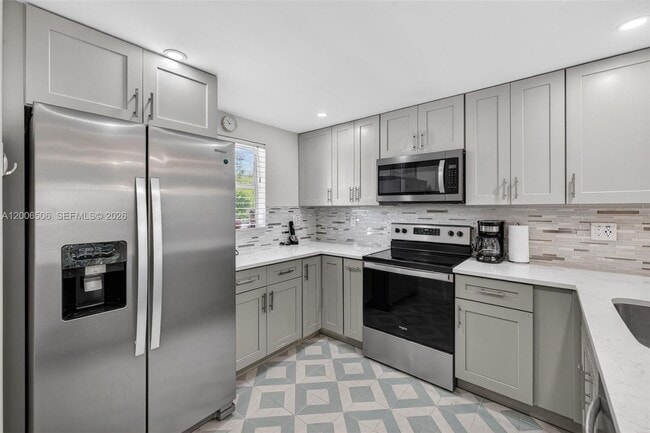 Building Photo - 1541 S Ocean Blvd