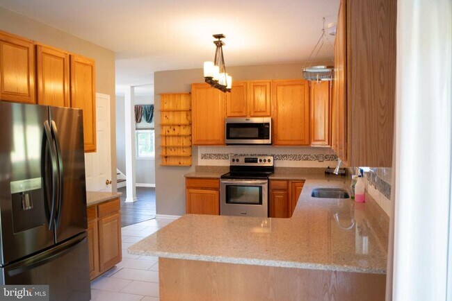 Building Photo - 102 Thomas Ln