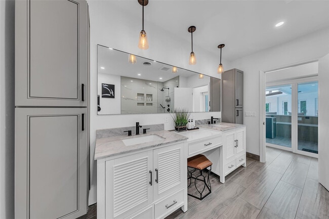 Building Photo - 3108 NE 42nd Ct