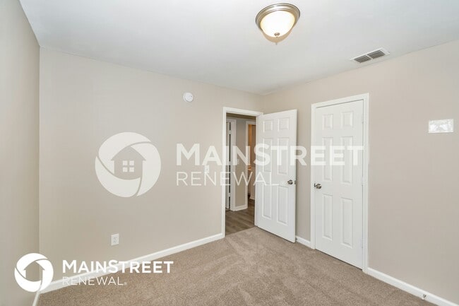 Building Photo - 862 Lavergne Ln