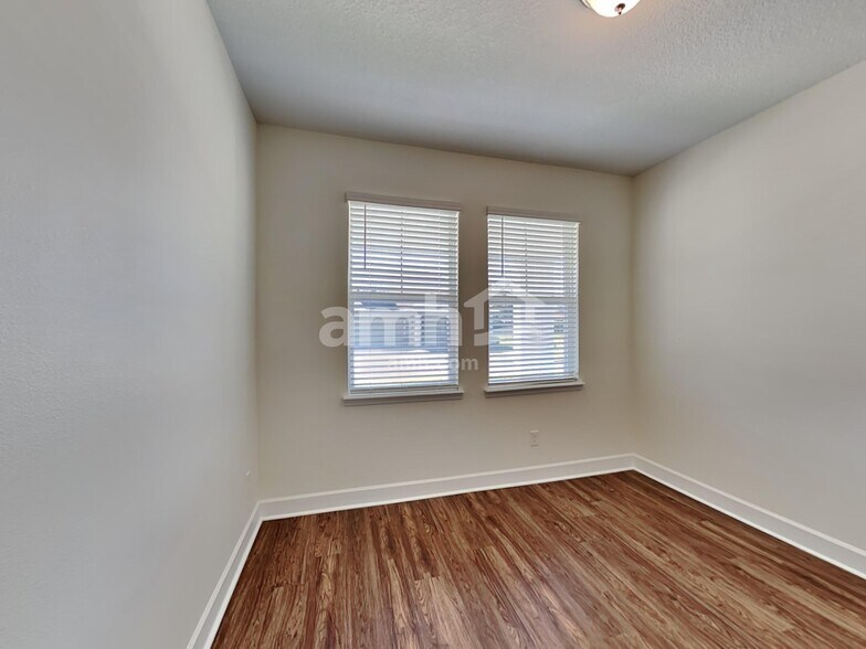 Building Photo - 2463 Ixora Ct