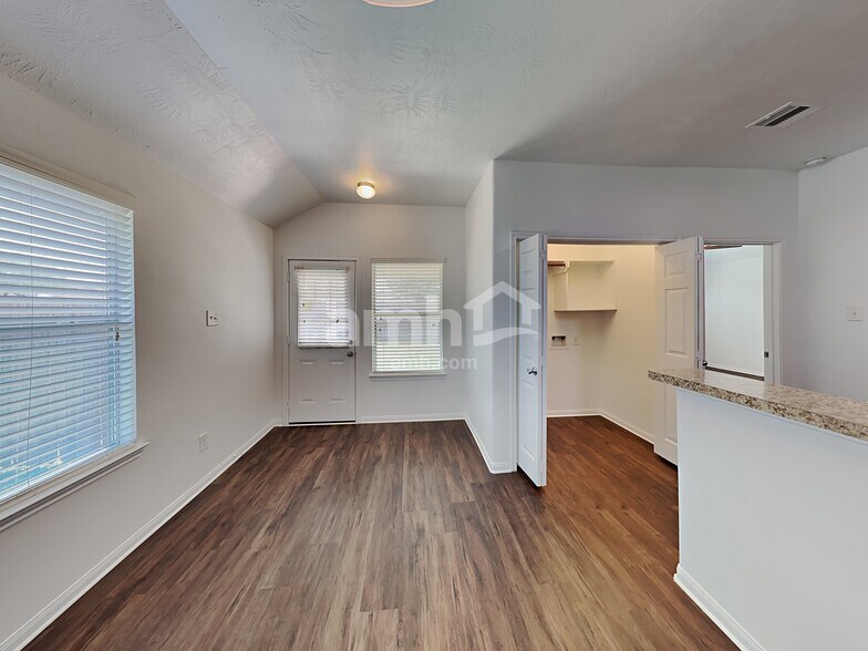 Building Photo - 6031 Brenwood Trails Ln