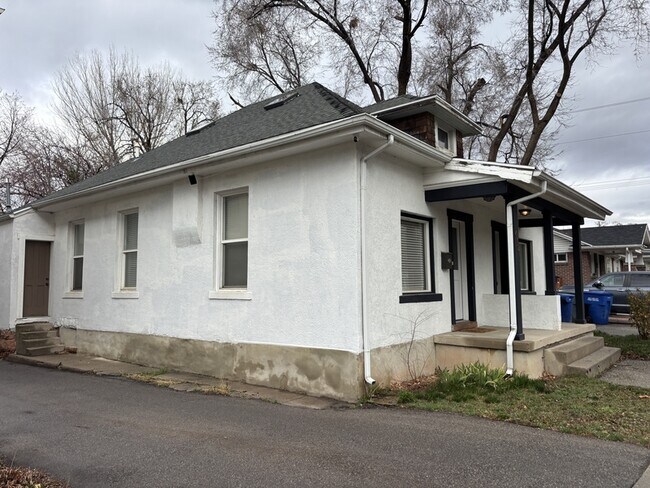 Building Photo - 612 Park St.