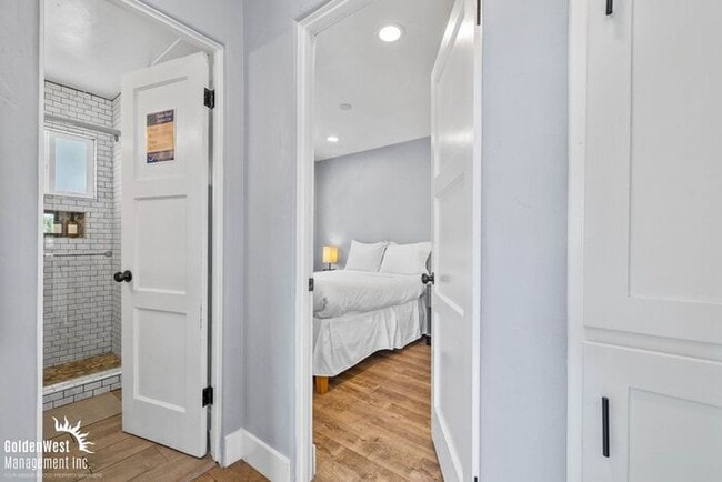 Building Photo - Charming 2Bdm 1Ba upstairs Unit in North P...