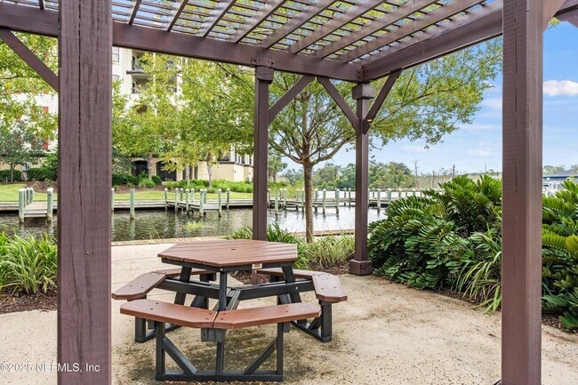 Building Photo - 3958 Baymeadows Rd