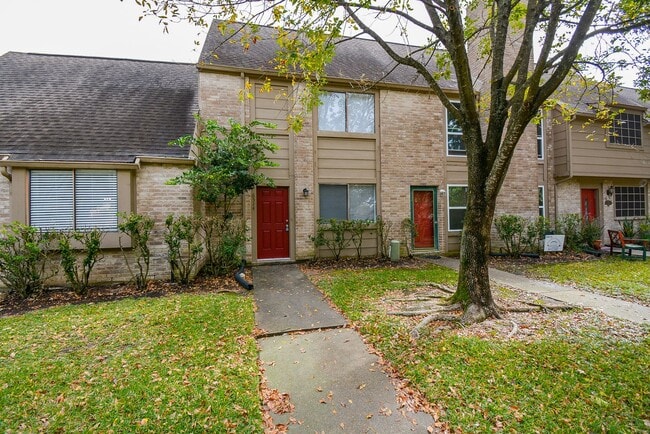 Building Photo - Perfect Townhouse ready for you!