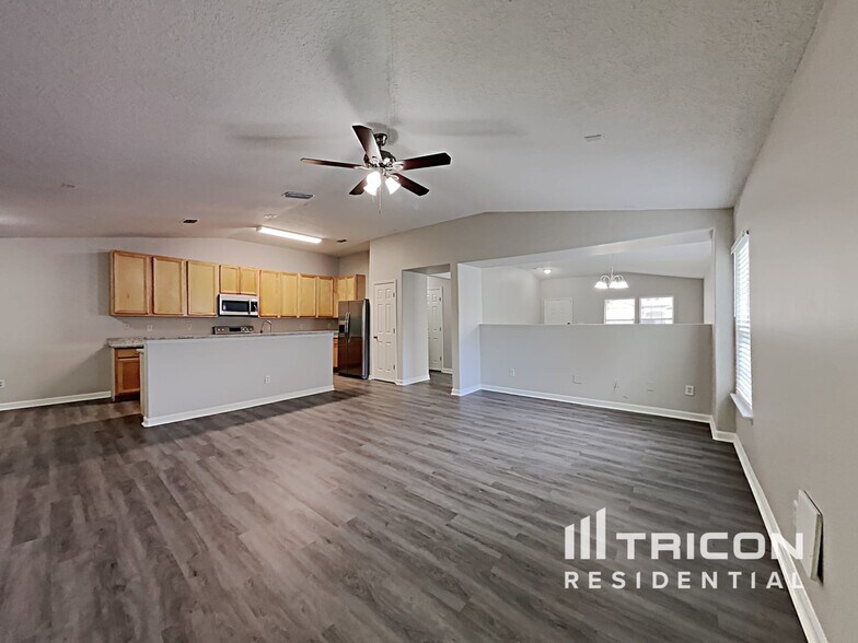 Building Photo - 12264 Deersong Dr