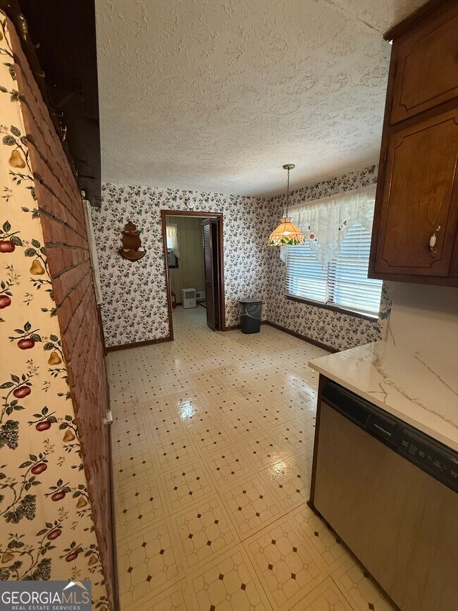 Building Photo - 110 Otelia Ln