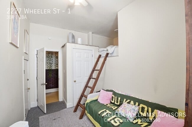 Building Photo - 2227 Wheeler St