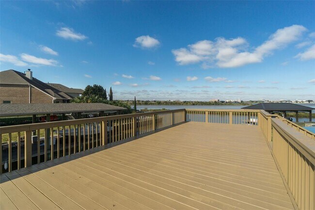Building Photo - 853 Coastal Ct