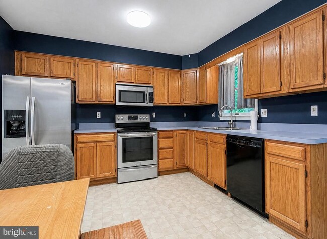 Building Photo - 8433 Sailboat Ln