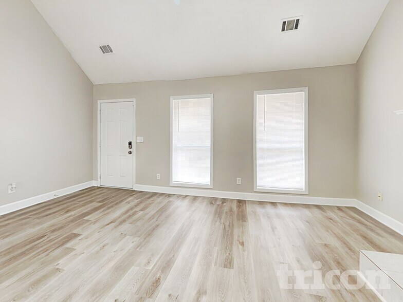 Building Photo - 616 Magnolia Dr