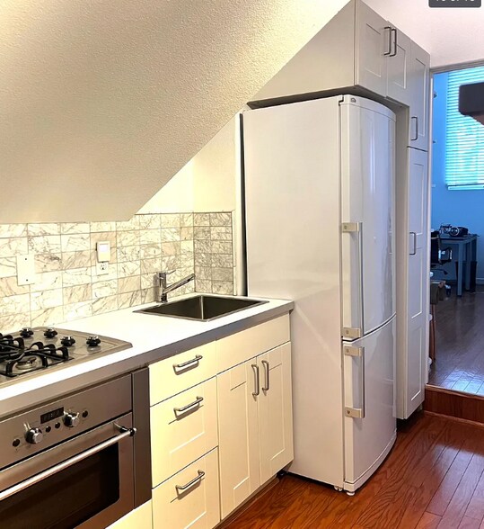 Building Photo - 1322 2nd St