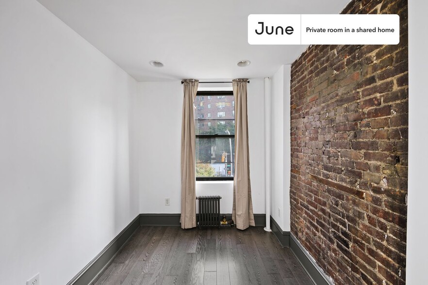 Building Photo - Private bedroom in 2 bed/1 bath Home