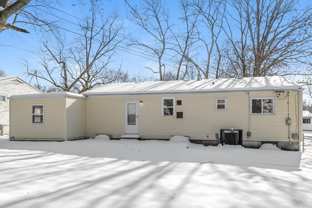 Building Photo - 1135 Penhurst Dr