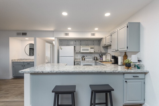 Building Photo - 2959 N 68th Pl