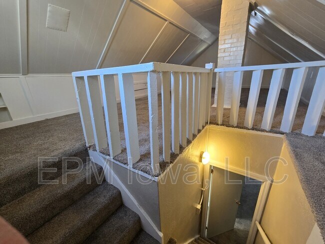 Building Photo - 511 Ricker St