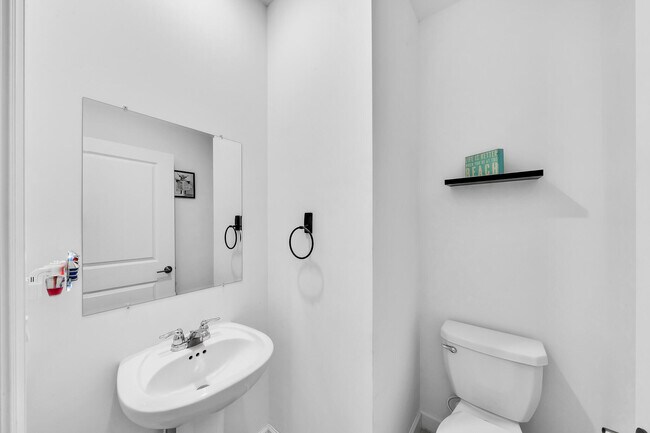 Building Photo - 235 SE Woodbark St