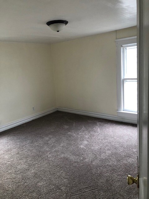 Building Photo - 1223 6th St