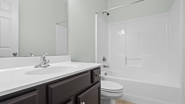 Building Photo - Towne Pointe