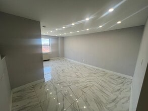 Building Photo - 750 N Broad St