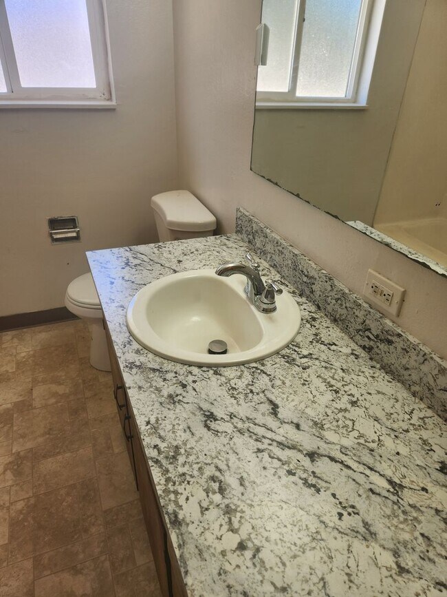 Building Photo - n5404