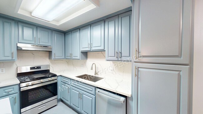 Building Photo - Beautiful 3 Bed/2 Bath Home in