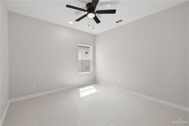 Building Photo - 4221 Heron Ave