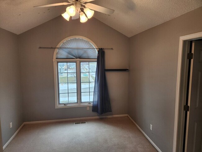 Building Photo - 13500 Sheridan Ave