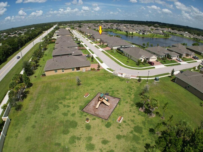 Building Photo - 194 52nd Sq