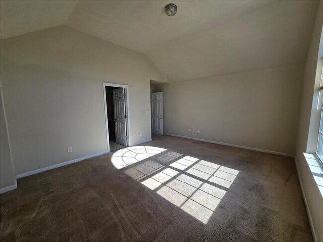 Building Photo - 5636 One Lake Way
