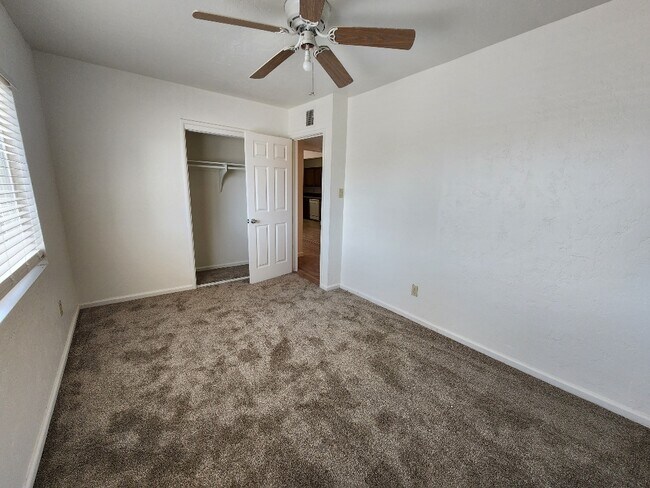 Building Photo - 216 N Casa Grande Ave