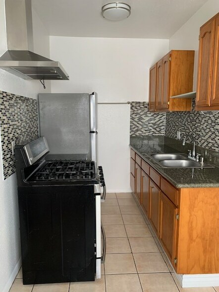 Building Photo - 192 S Mountain View Ave