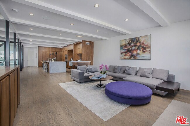 Building Photo - 2105 E Balboa Blvd