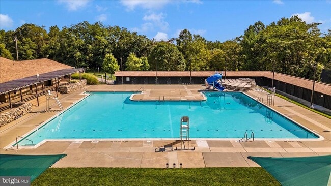 Building Photo - 6976 Meadowpoint Terrace