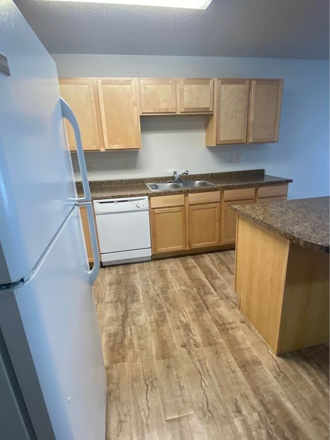 Building Photo - Timber Trails Apartments