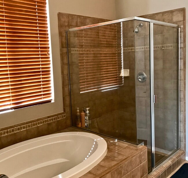 Building Photo - Villa de Gallego - Furnished Rental