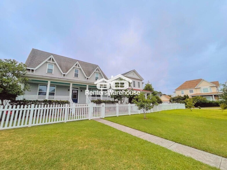 Building Photo - 3711 E Ocean View Ave