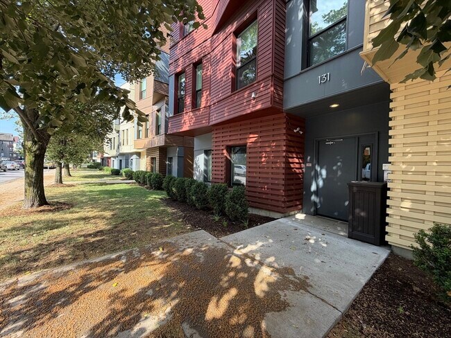 Building Photo - 119-141-141 Hyde Park Ave