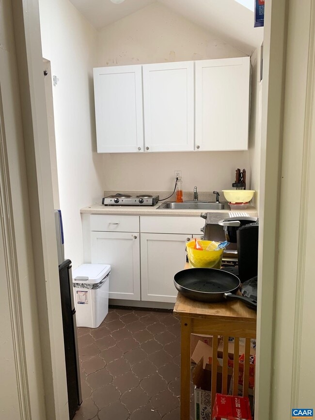 Building Photo - 111 Chelsea Dr