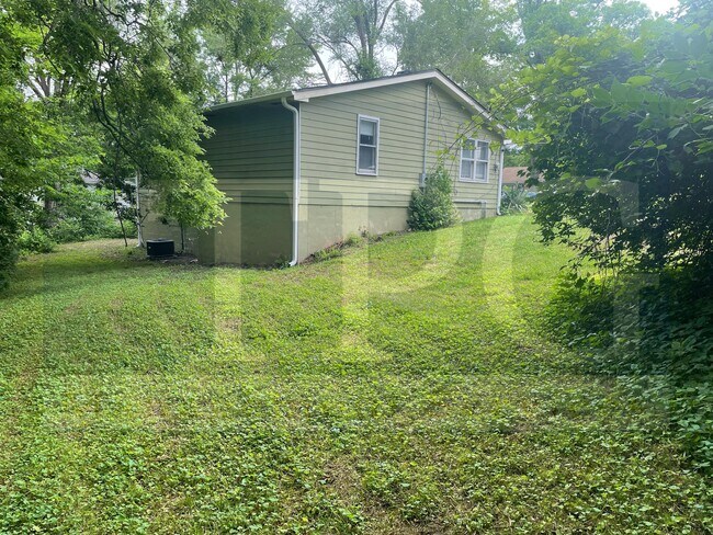 Building Photo - 8944 NE Sammy Ln