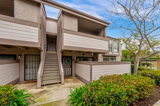 Building Photo - 9189 Village Glen Dr