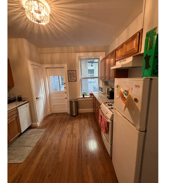 Building Photo - 220 Hanover St